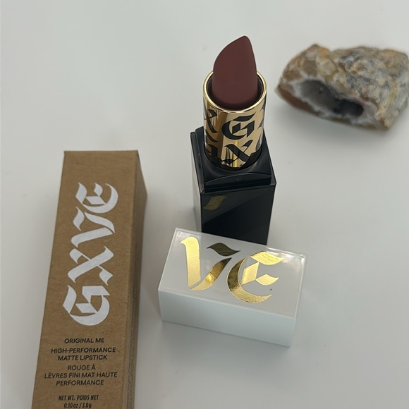 GXVE, Original Me, high-performing, Matte lipstick shade: Loveable Me. - Picture 2 of 8